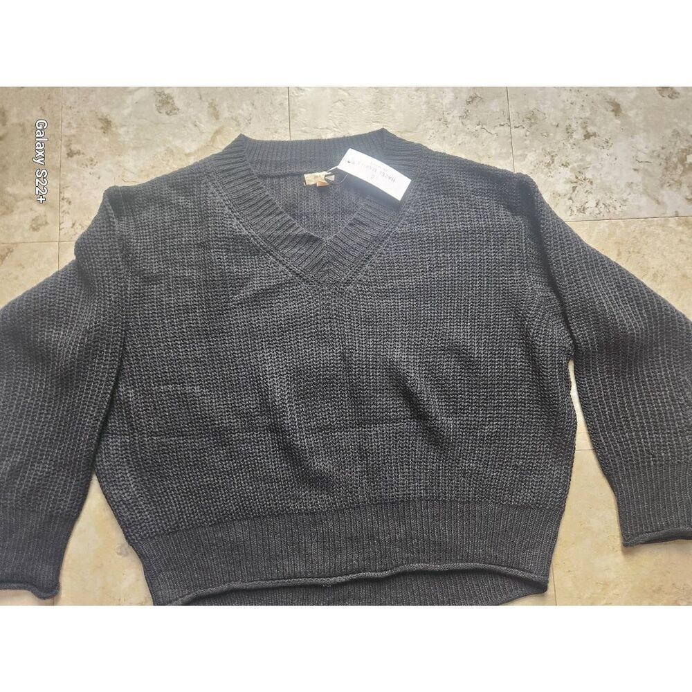 S4 Debut cropped sweater, NWT